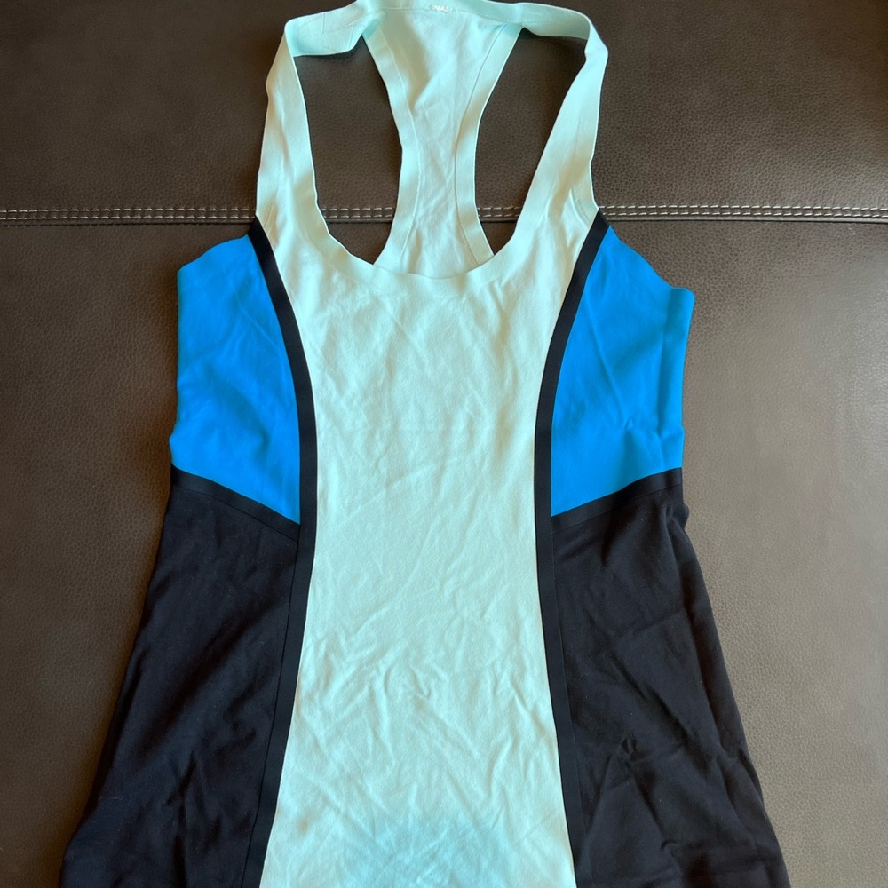 Lululemon tank